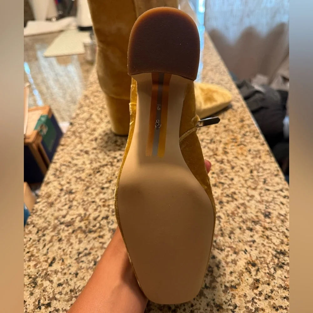 Gorgeous Sam Edelman Fawn Ankle Boots - Picture 5 of 6